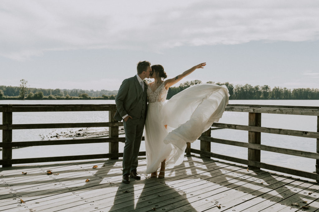 A Pitt Meadows Wedding along the fraser river dock
